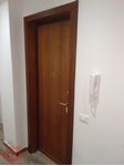 Interno di una porta blindata in noce