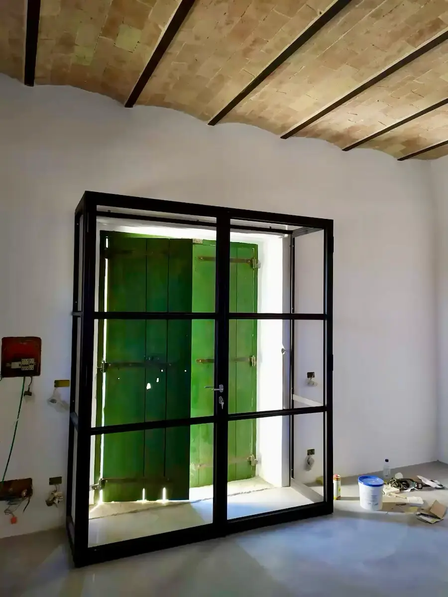 Porte in stile industriale ferro e vetro e realizzazioni di arredo su misura a Roma